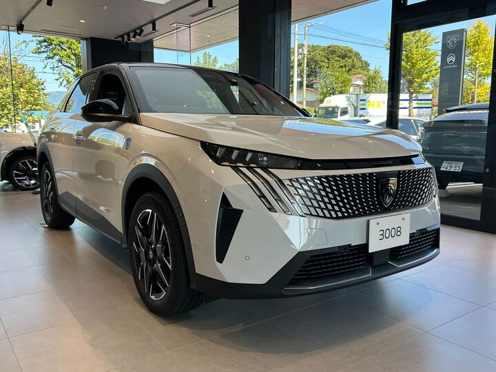 プジョーのハイブリッド、エコだけじゃないんです。