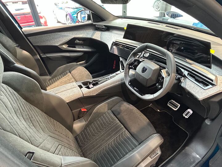 【試乗車】NEW 3008 をご紹介