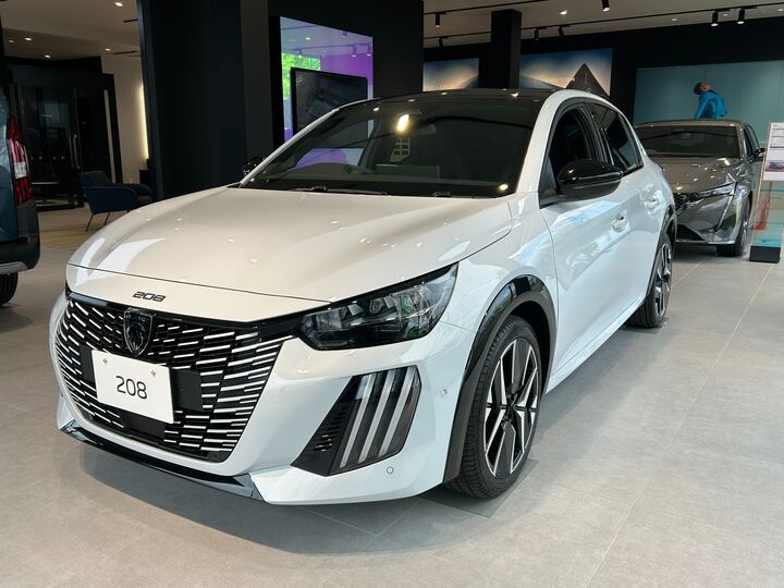 208 HYBRIDがおススメ