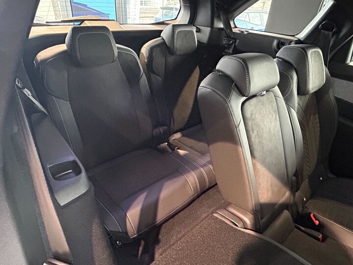 NEW 5008 HYBRID フェア